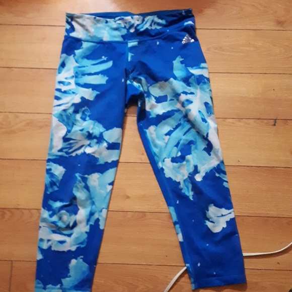 Womans adidas workout outfit - Picture 2 of 3